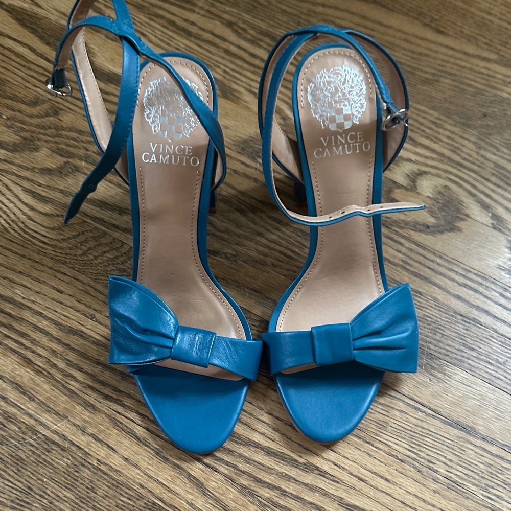 Vince Camuto Teal Bow Heels